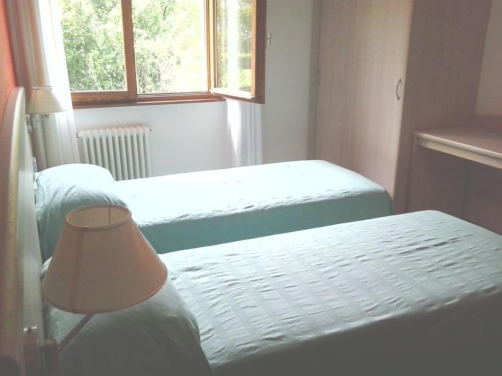 Hotel Pizzeria Mezzolago Pergine Valsugana Camera foto