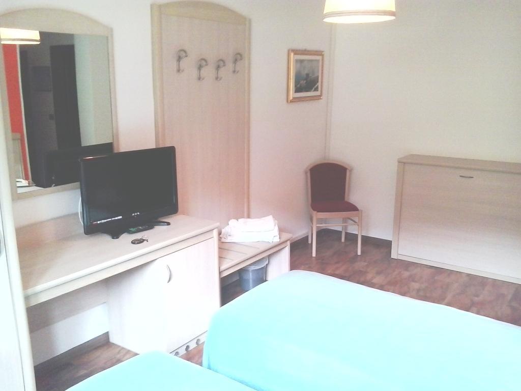 Hotel Pizzeria Mezzolago Pergine Valsugana Camera foto