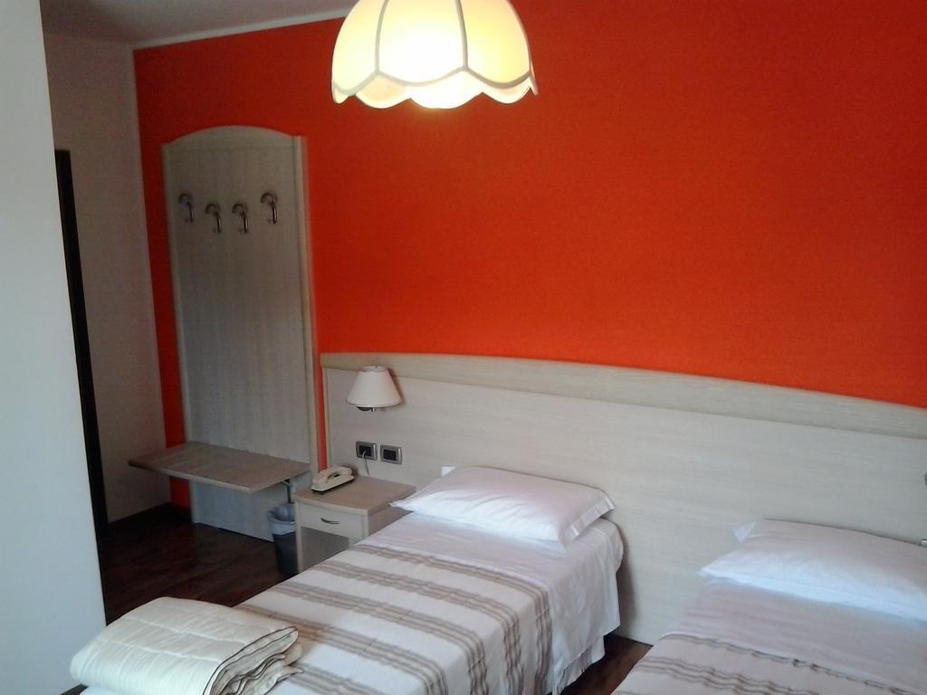 Hotel Pizzeria Mezzolago Pergine Valsugana Esterno foto